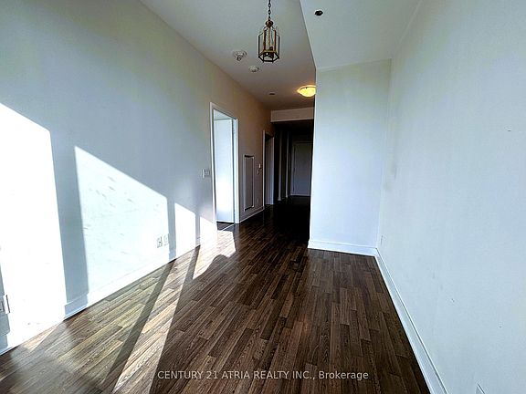 4th image of 120 Parliament St #1709