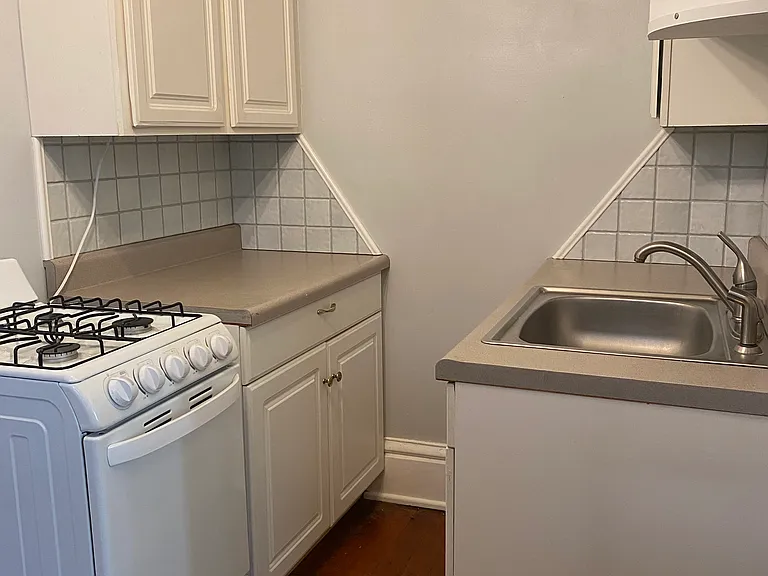 356 Madison Ave SE #1 — Photo 3
