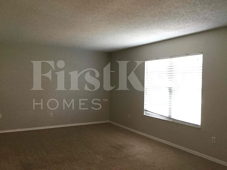 4514 Glen Eden — Photo 2