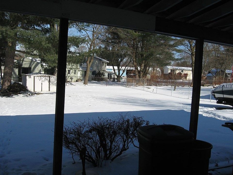 2nd image of 44 Erwin St