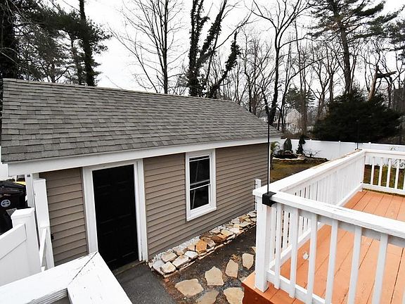 4th image of 51 Hingham Ave