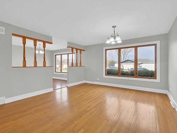 5th image of 9329 Moody Ave