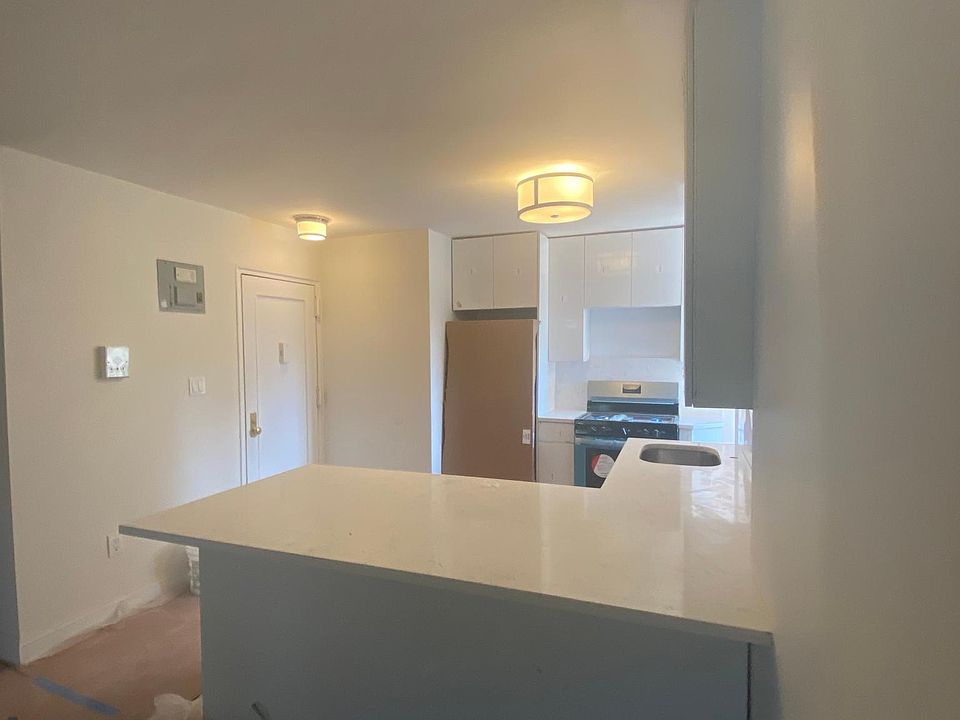 1st image of 20516 42nd Ave APT 1