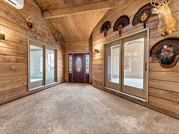 3rd image of 4 Branchwood Ln