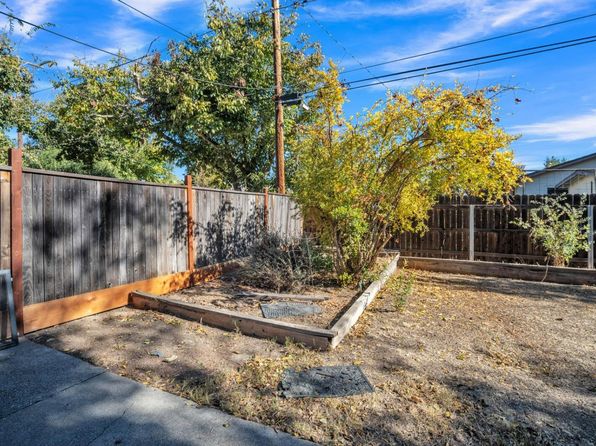 1208 L St, Davis, CA 95616