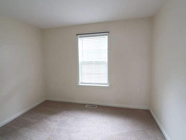 88 Oriole Dr — Photo 14