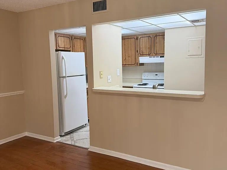 130 Jasmine Woods Ct #9D — Photo 41