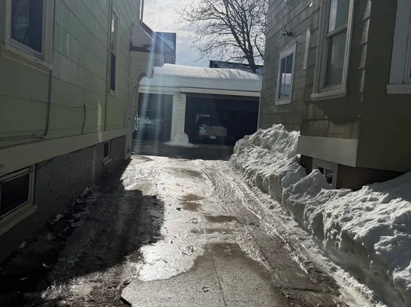 43 Harvest St, Providence, RI