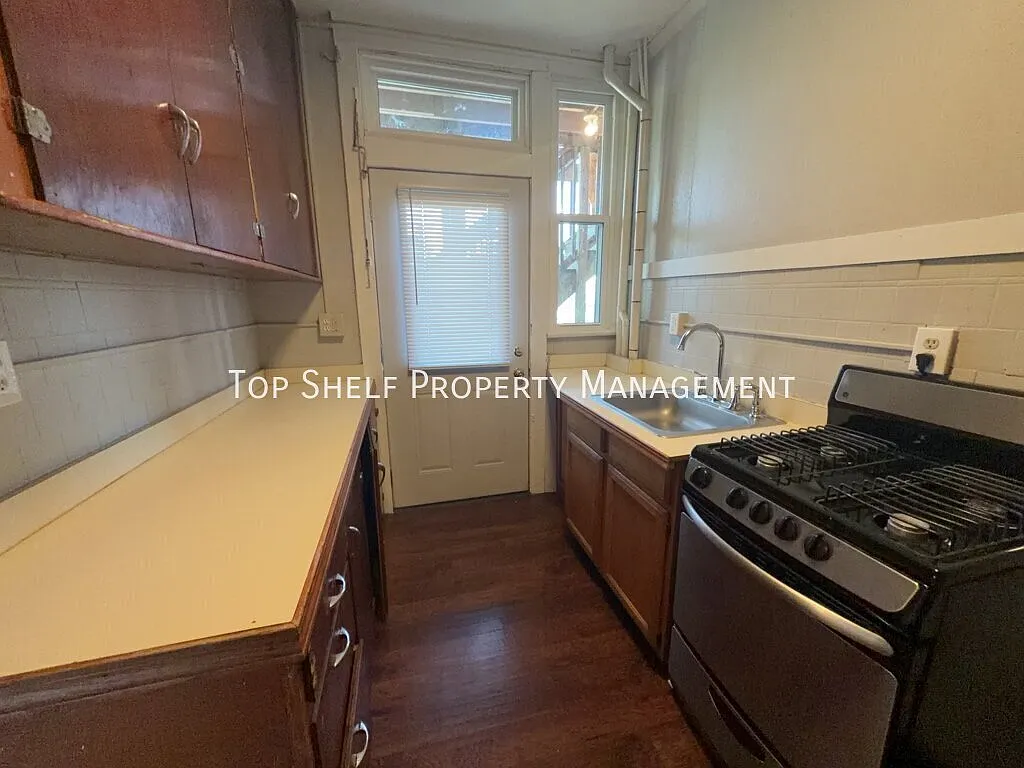 2 bed, 1000 sqft, $995 — Photo 3