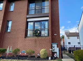 9570 State Rd #B, Philadelphia, PA 19114