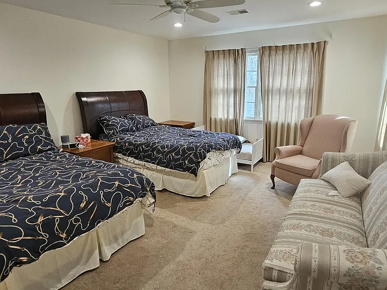 1577 Country Club Ln — Photo 29