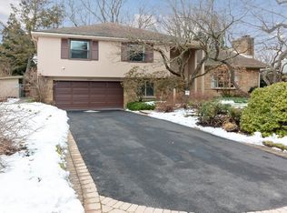 2601 Marian Ln, Wilmette, IL