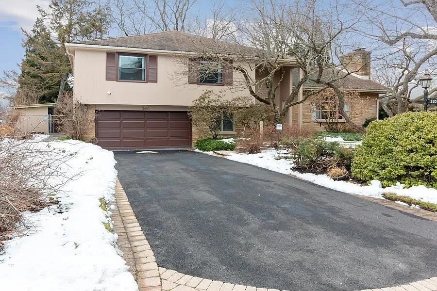 2601 Marian Ln photo 1