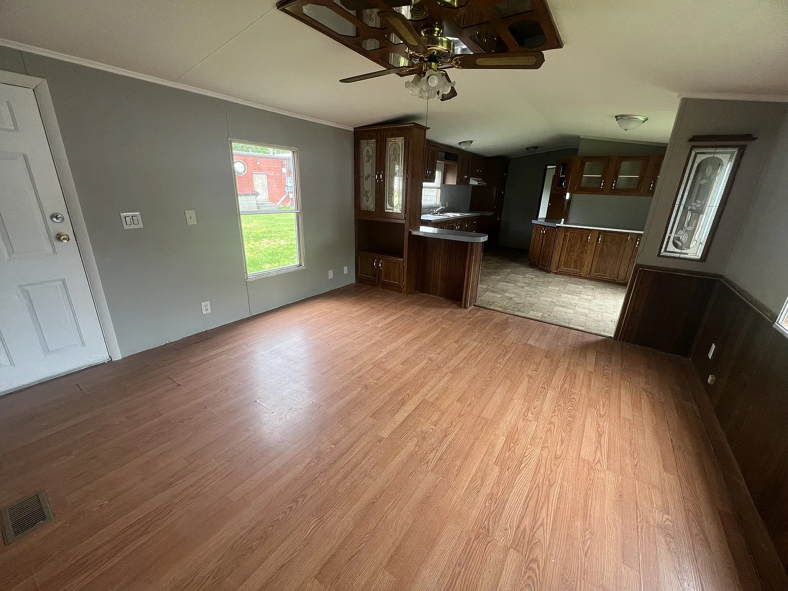 3 bed, $895 — Photo 3