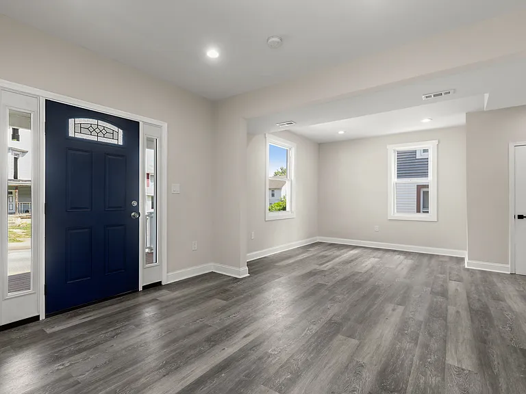 505 McCabe Ave — Photo 6