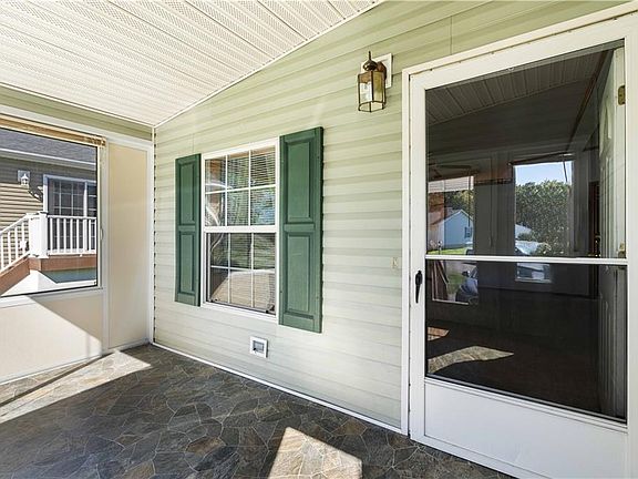 3rd image of 26 Bluebird Dr