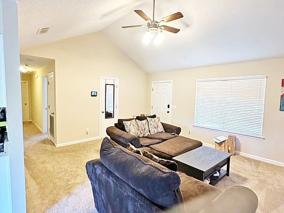 4th image of 1526 Woodcrest Cir