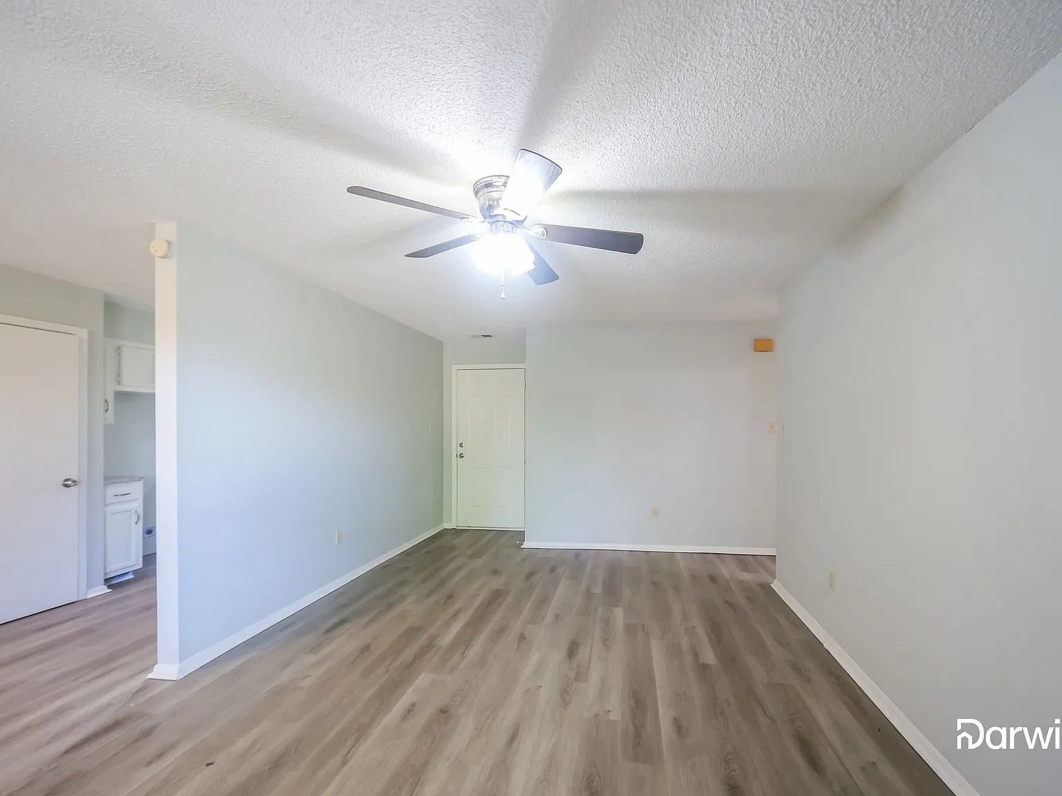 3 bed, 1.0 bath, 1080 sqft, $1,335 — Photo 4