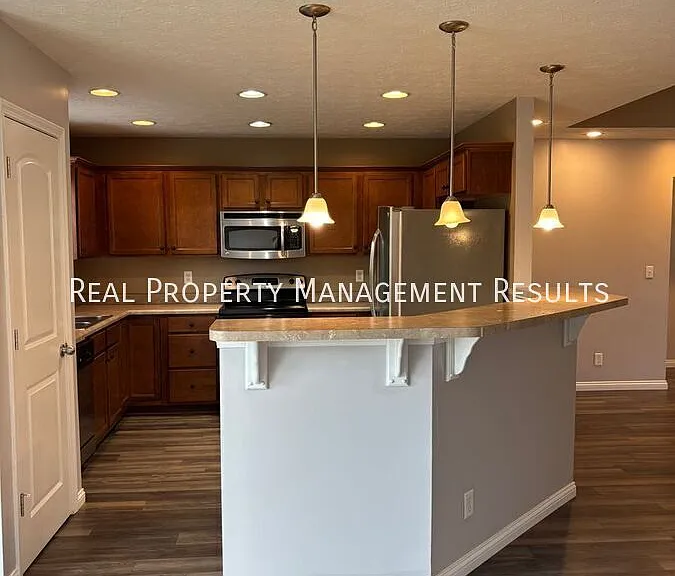 4789 Imperial Dr — Photo 4