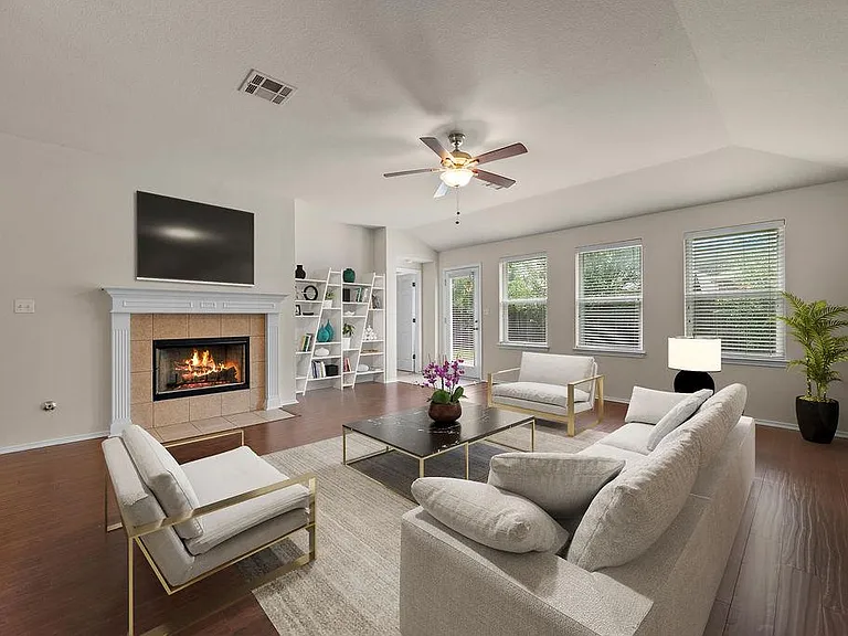 9424 Castle Pines Dr — Photo 1