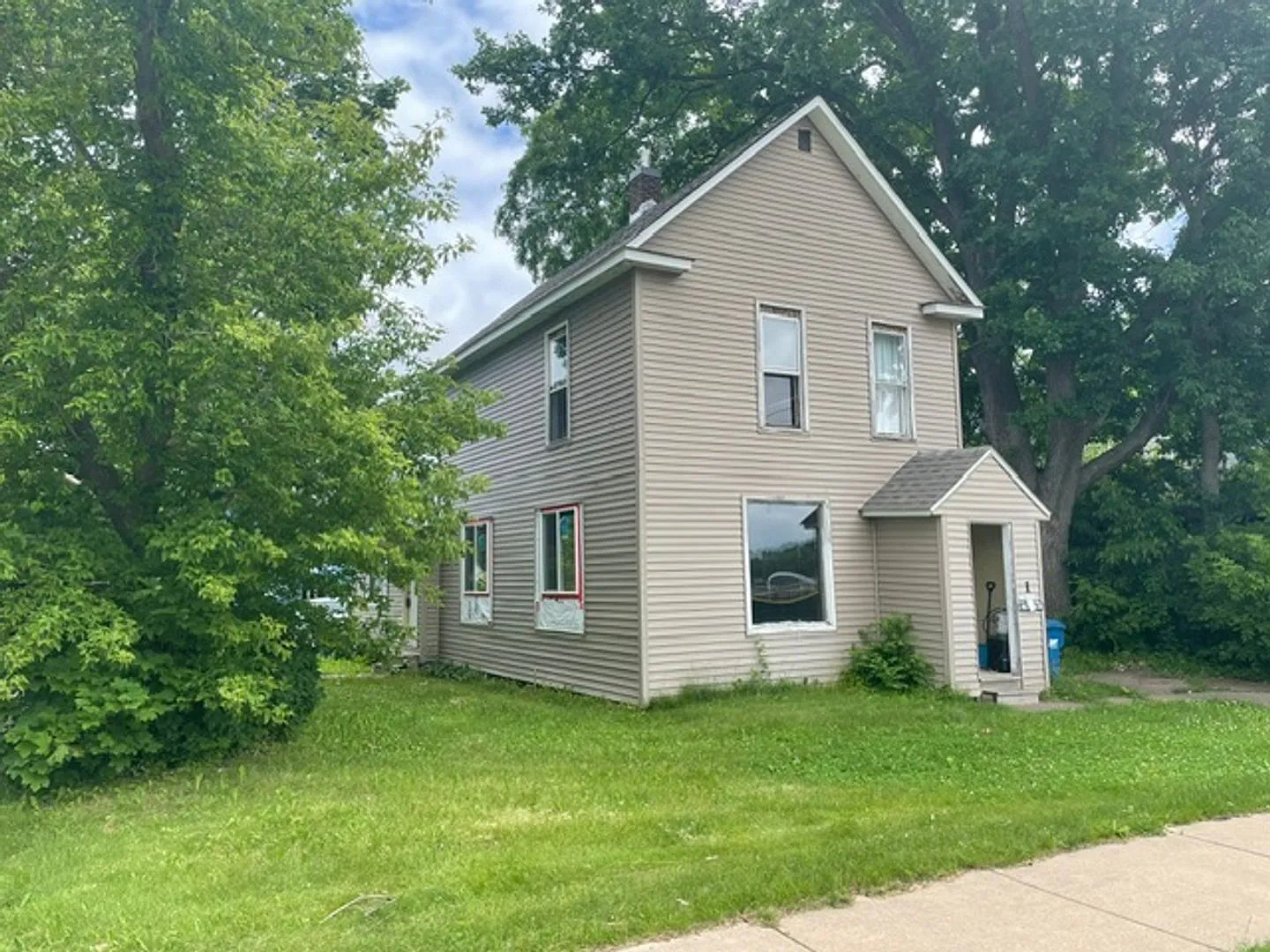 618 W Messenger Street — Photo 1