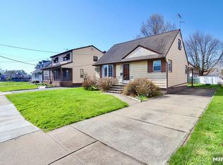 27 Joseph St, Moonachie, NJ 07074