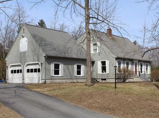 3 Meadow Crossing Dr, Gorham, ME 04038