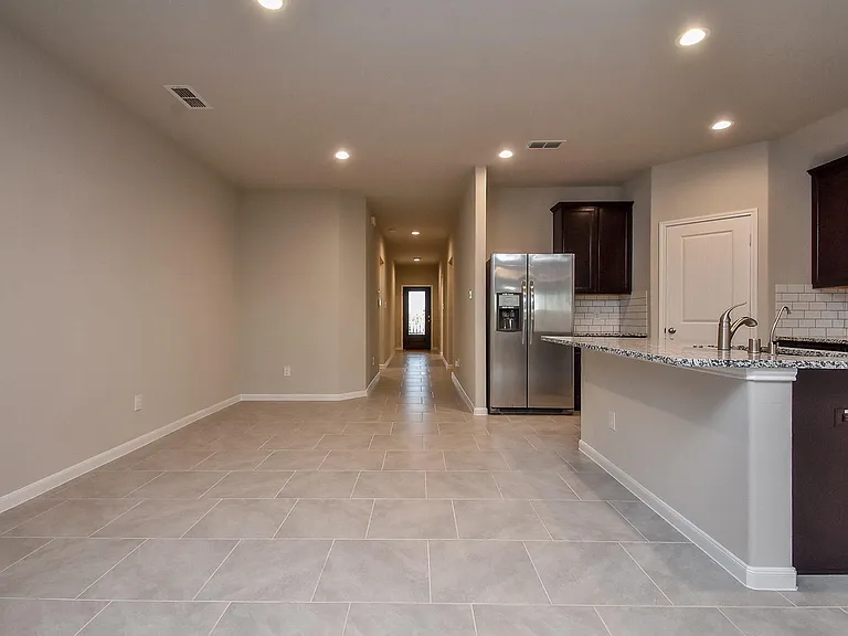 1427 Central Heights Dr — Photo 6