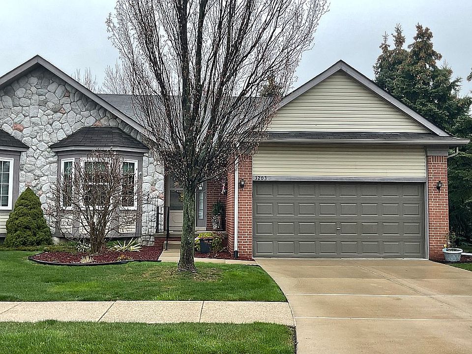 1st image of 3203 Brookside Dr #1