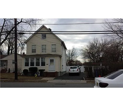 184 Woodbridge Ave photo 1