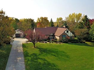 102 Colina Calle Ct, Minooka, IL 60447