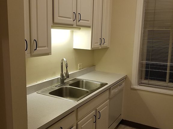 5th image of 1946 N Sheffield Ave #2