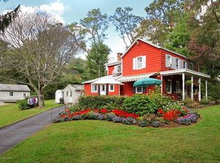 876 Holmdel Rd, Holmdel, NJ 07733