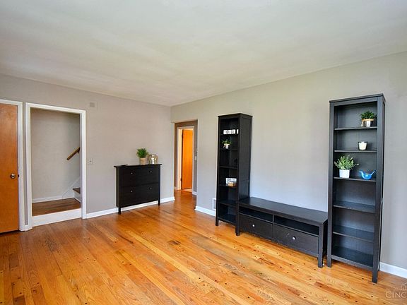 3rd image of 5679 Surrey Ave