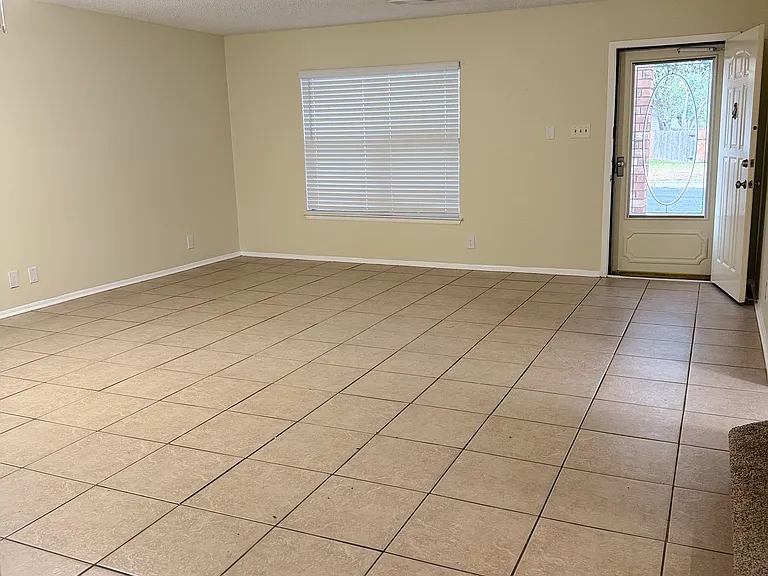 8351 Longhorn Ridge Dr — Photo 2