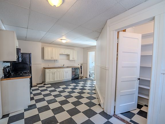 3rd image of 64-66 Pleasant St #2R
