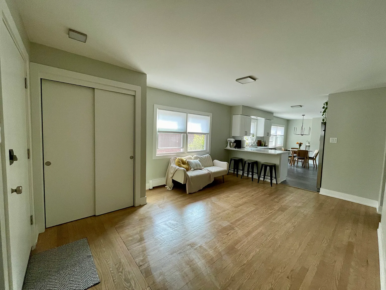 278 N Oaklawn Ave — Photo 4