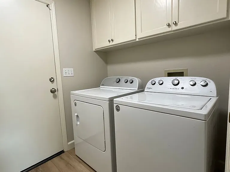 1834 E Lester Ave — Photo 23