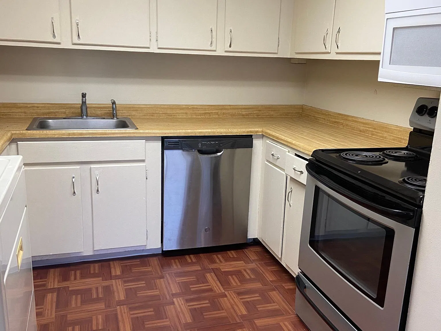 1718 Crimson Tree Way — Photo 1