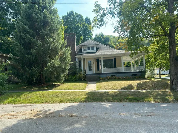 132 E Wood St, Newaygo, MI 49337
