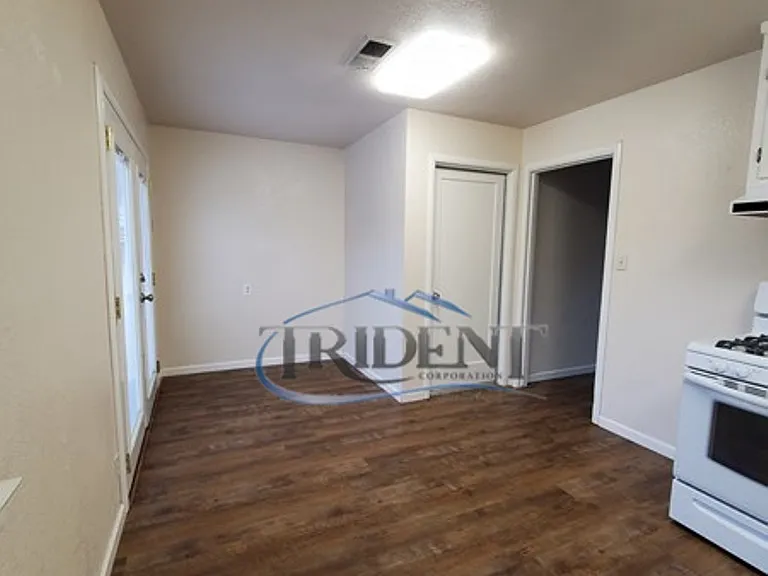 2127 Sicard St — Photo 6