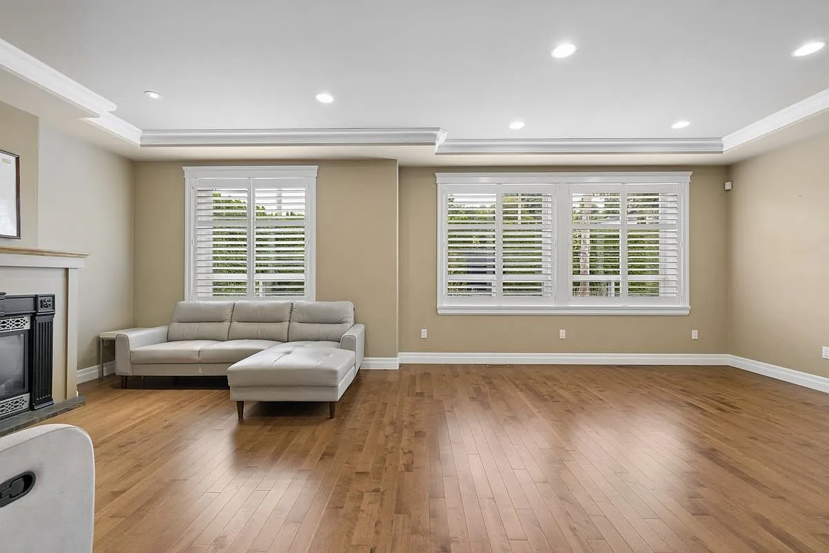 4 bed, 2518 sqft, $4,850 — Photo 3