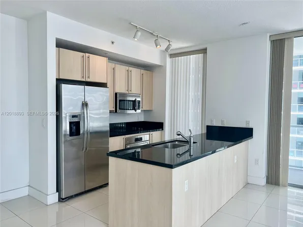 79 SW 12th St, Miami, FL