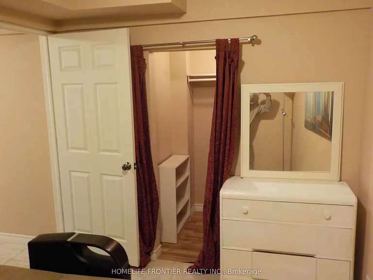 248 Shuter St — Photo 10