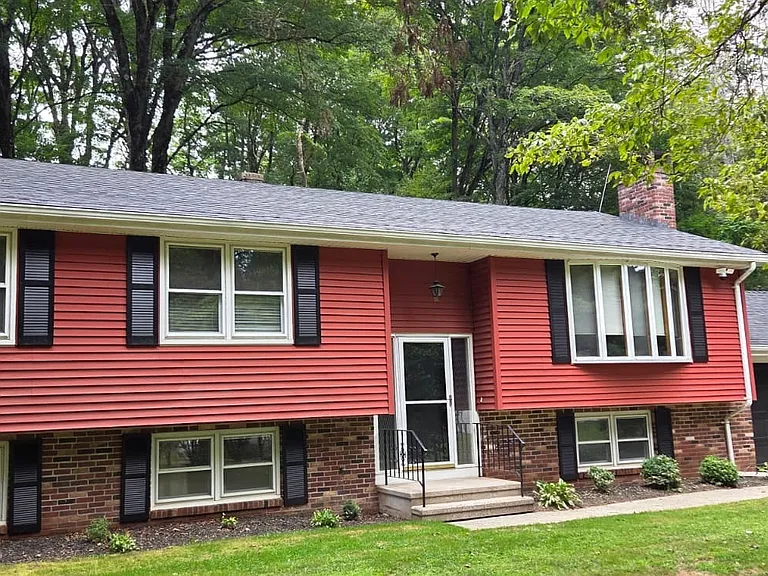 45 Renshaw Rd — Photo 1