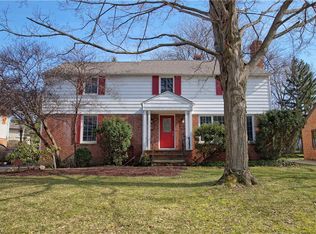 21050 Farnsleigh Rd, Beachwood, OH 44122