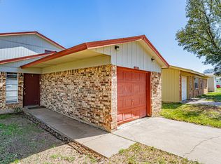 1852 Coral Rd, Azle, TX 76020