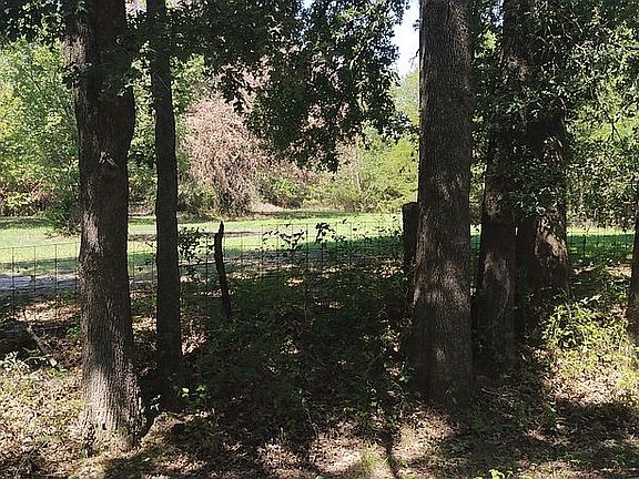 4th image of 0 Meyers Ave