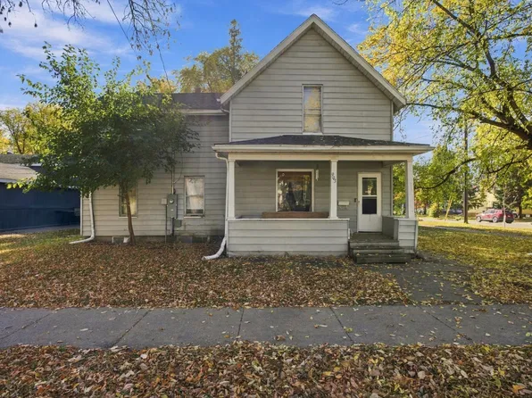 903 7th Ave S, Moorhead, MN 56560