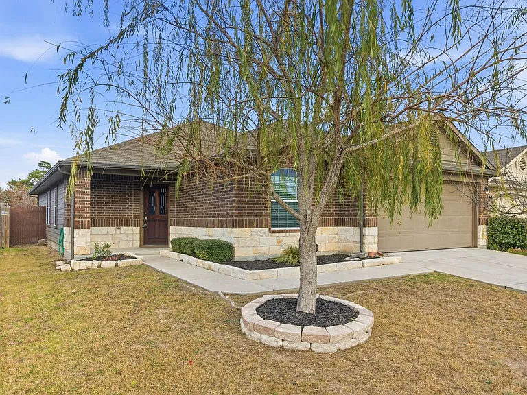 11912 Jamie Dr — Photo 2